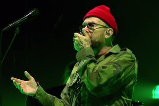 Recenze: První den Rock for People ovládli Gorillaz s hvězdnými hosty - Seznam Zprávy